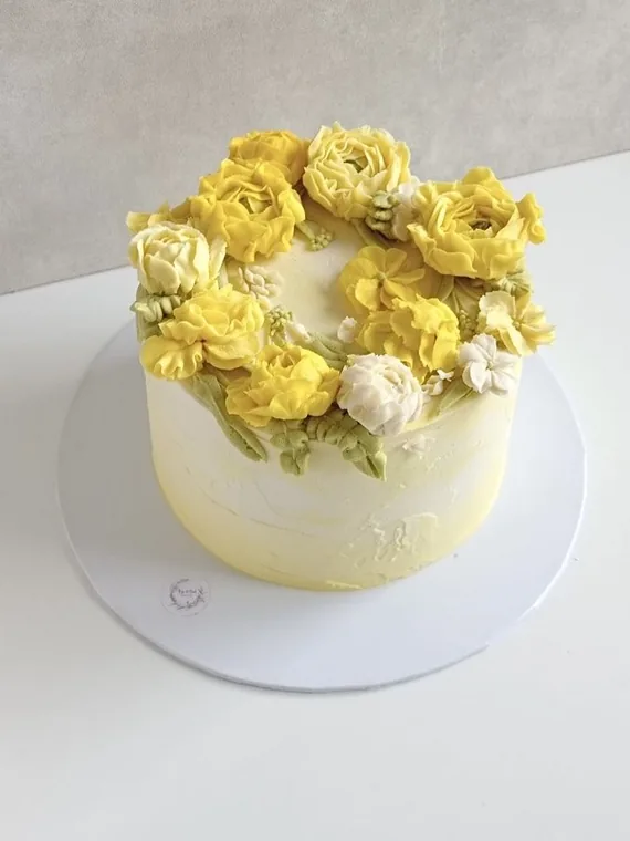 Yellow Wreath, a Fig & Owl cake
