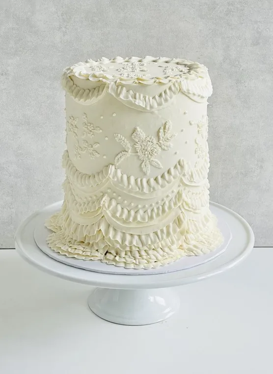 Ivory Lace, a Fig & Owl cake