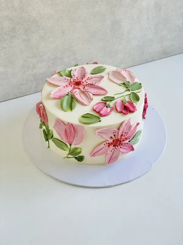 A Fig & Owl buttercream cake