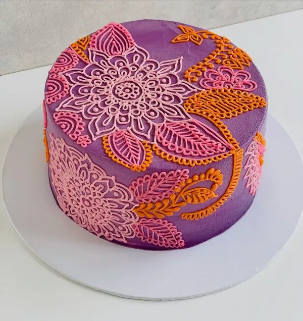 A Fig & Owl buttercream cake
