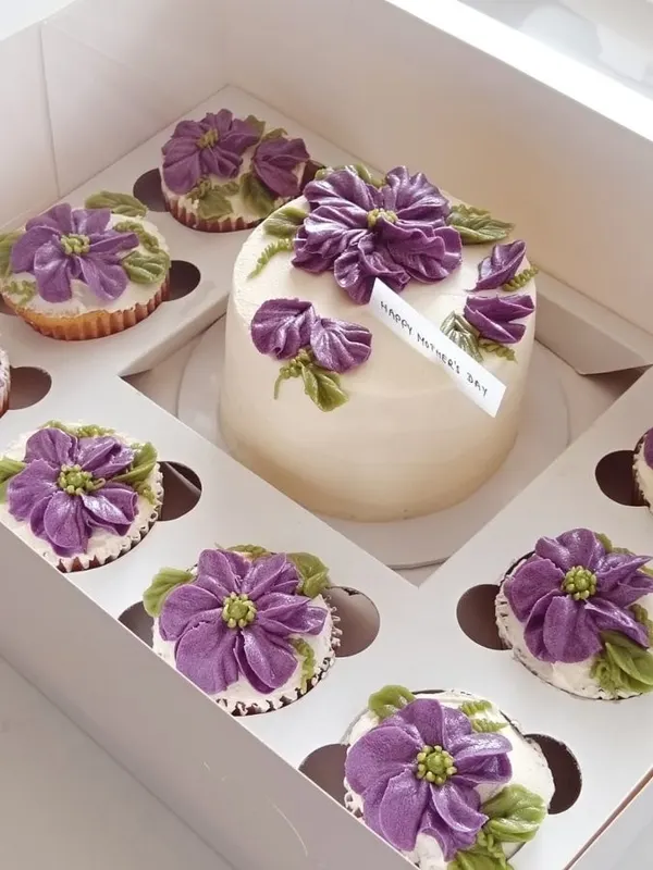 A Fig & Owl buttercream cake