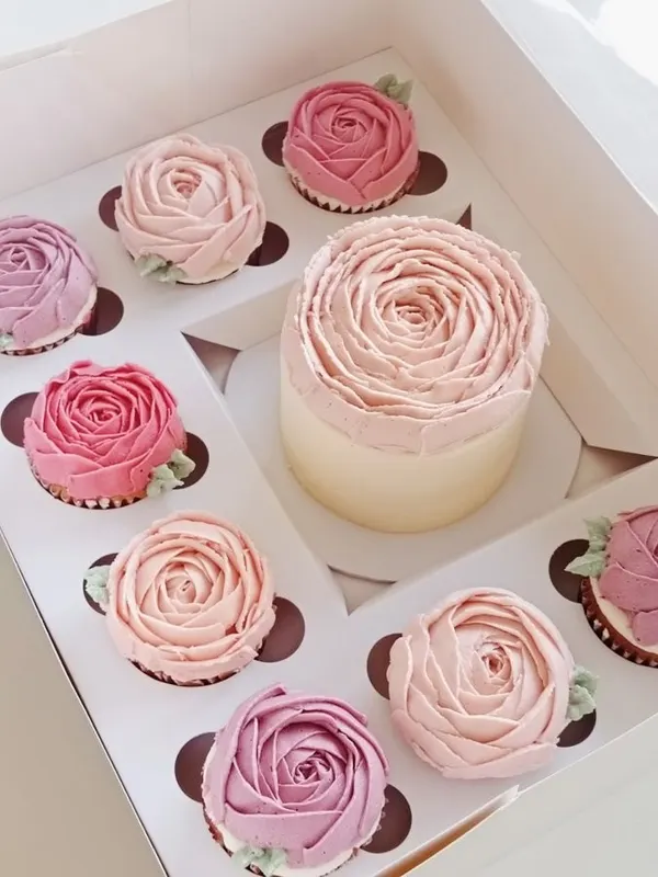 A Fig & Owl buttercream cake