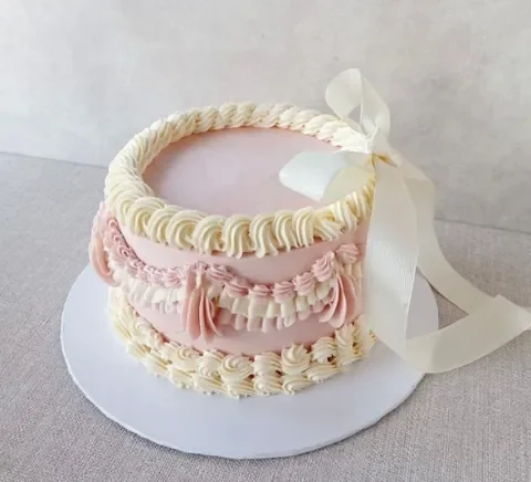 A Bo Peep storybook cake