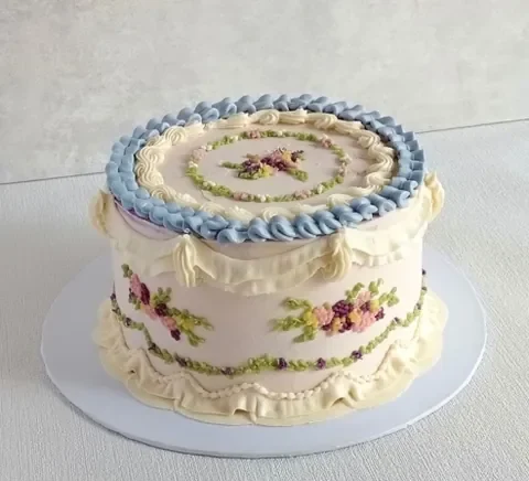 A Florence Nightingale vintage cake