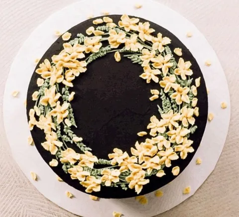 A Fig & Owl cake